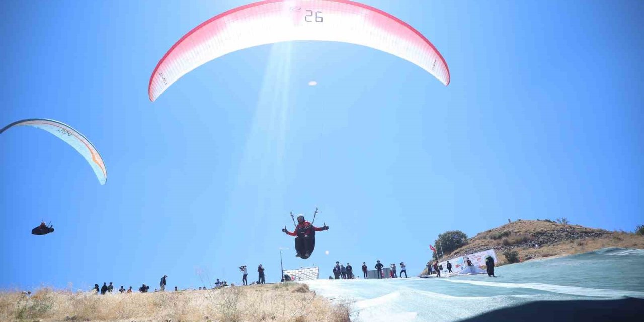 Yamaçparaşütü Türkiye Şampiyonası Kayseri’de