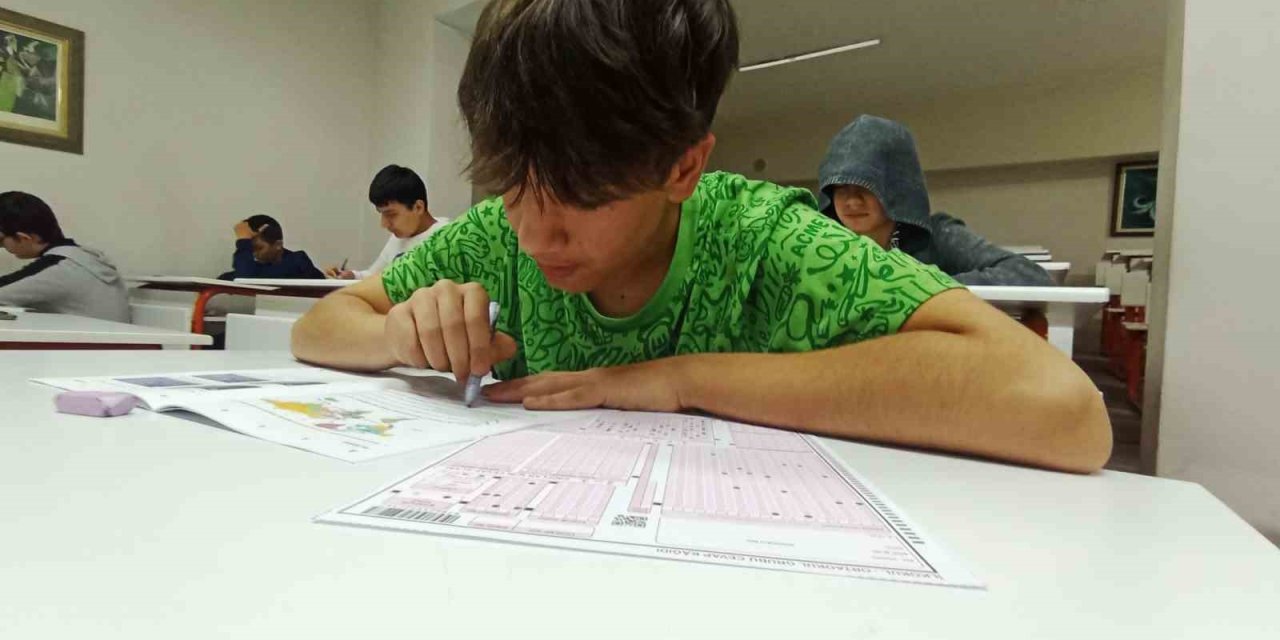 Lgs Sınavı Öncesi Anne Babalara Öğrencilere Kaygıyı Aşılamadan Sınava Gönderin Tavsiyesi