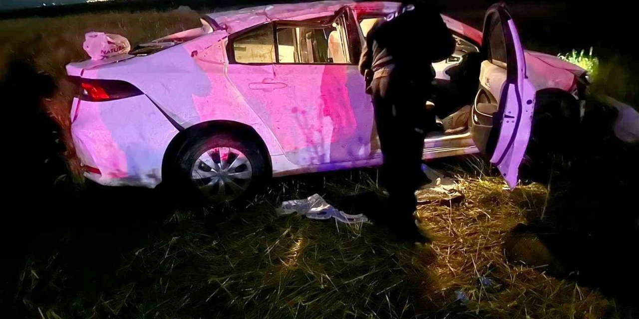 Kum Yüklü Tır Karşı Şeride Geçip 2 Araca Çarptı: 1 Ölü, 7 Yaralı