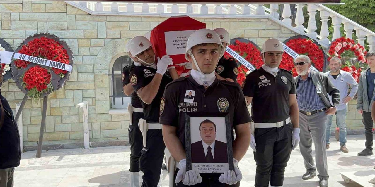 Kalp Krizi Sebebiyle Vefat Eden Polis Memuru Son Yolcuğuna Uğurlandı