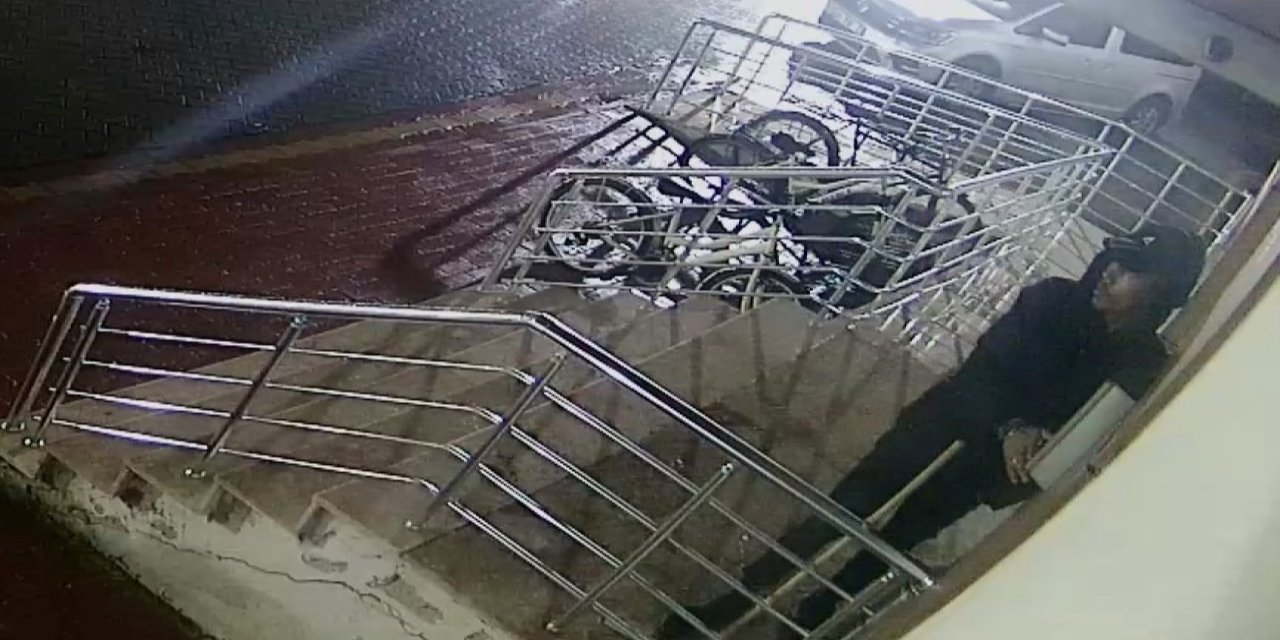 20 Yıl Kesinleşmiş Hapis Cezası Olan Şüpheli Ayakkabı Çalarken Yakalandı