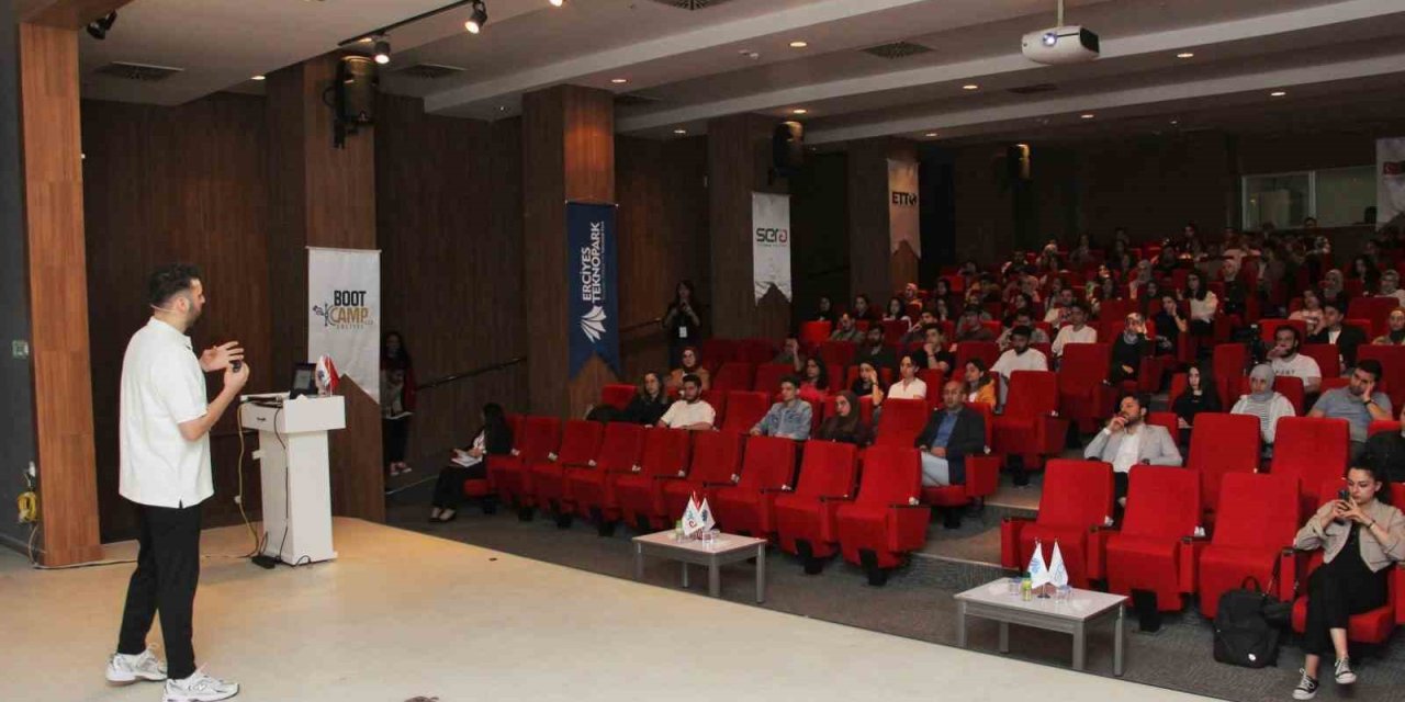 Bootcamp Erciyes Çerçevesinde ‘how To Be Freelancer’ Eğitimi Verildi