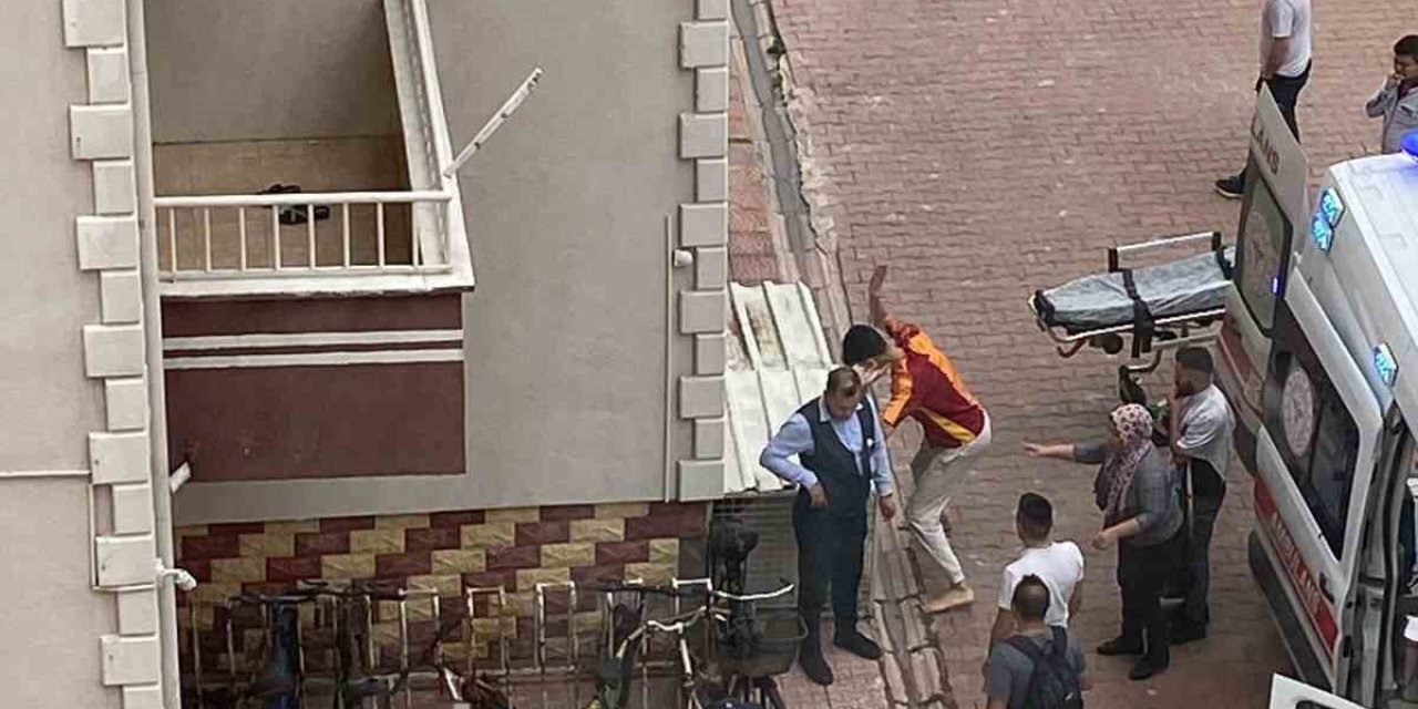 3’üncü Kattan Düşen Şahıs Hayatını Kaybetti