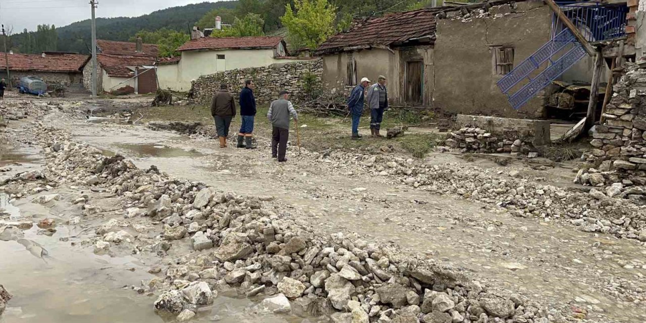 Selin Vurduğun Seyitgazi’de Yaralar Sarılıyor