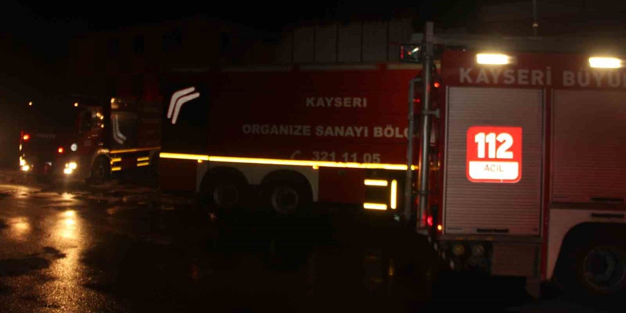 Çelik Kapı Fabrikasında Korkutan Yangın