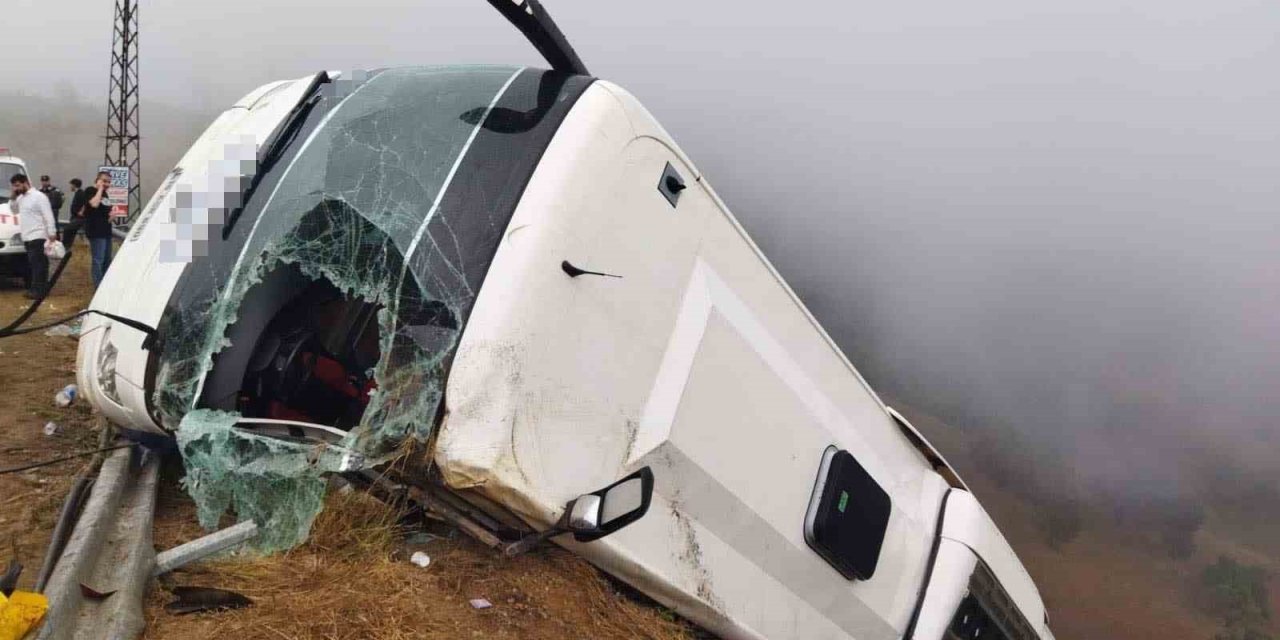 Mersin’de Yolcu Otobüsü Uçuruma Devrildi: 1 Ölü, 14 Yaralı