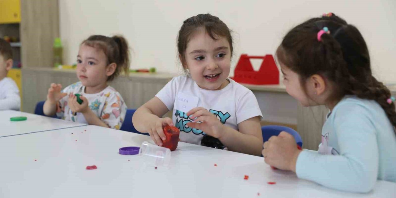 Büyükşehir Güzeloba Kreşinde Eğitim Başladı