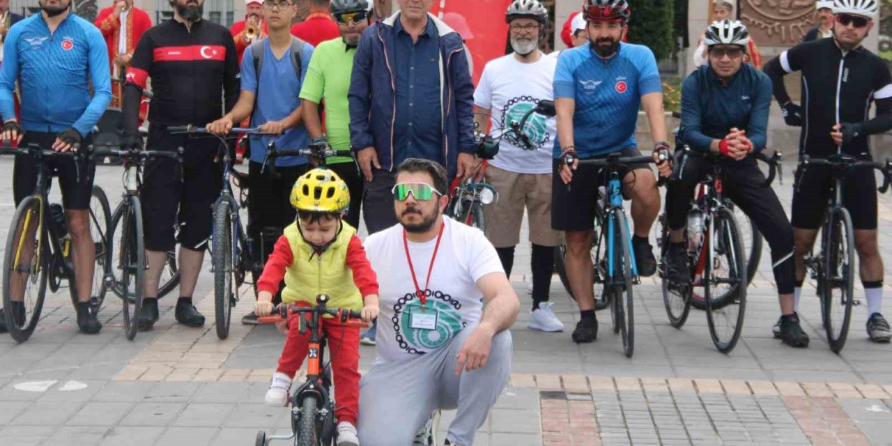 Şehit Ve Gaziler İçin Pedal Çevirdiler