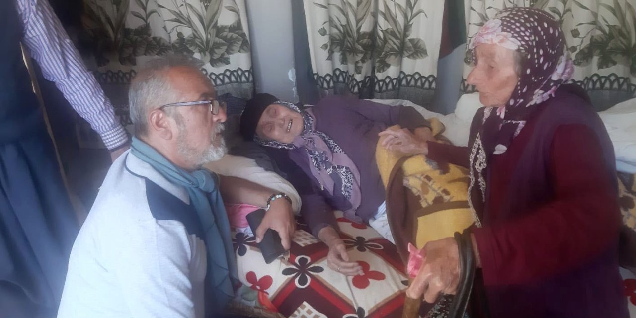 105 Yaşındaki Depremzede Anne 80 Yaşındaki Kızıyla 3 Ay Sonra Buluşmuştu