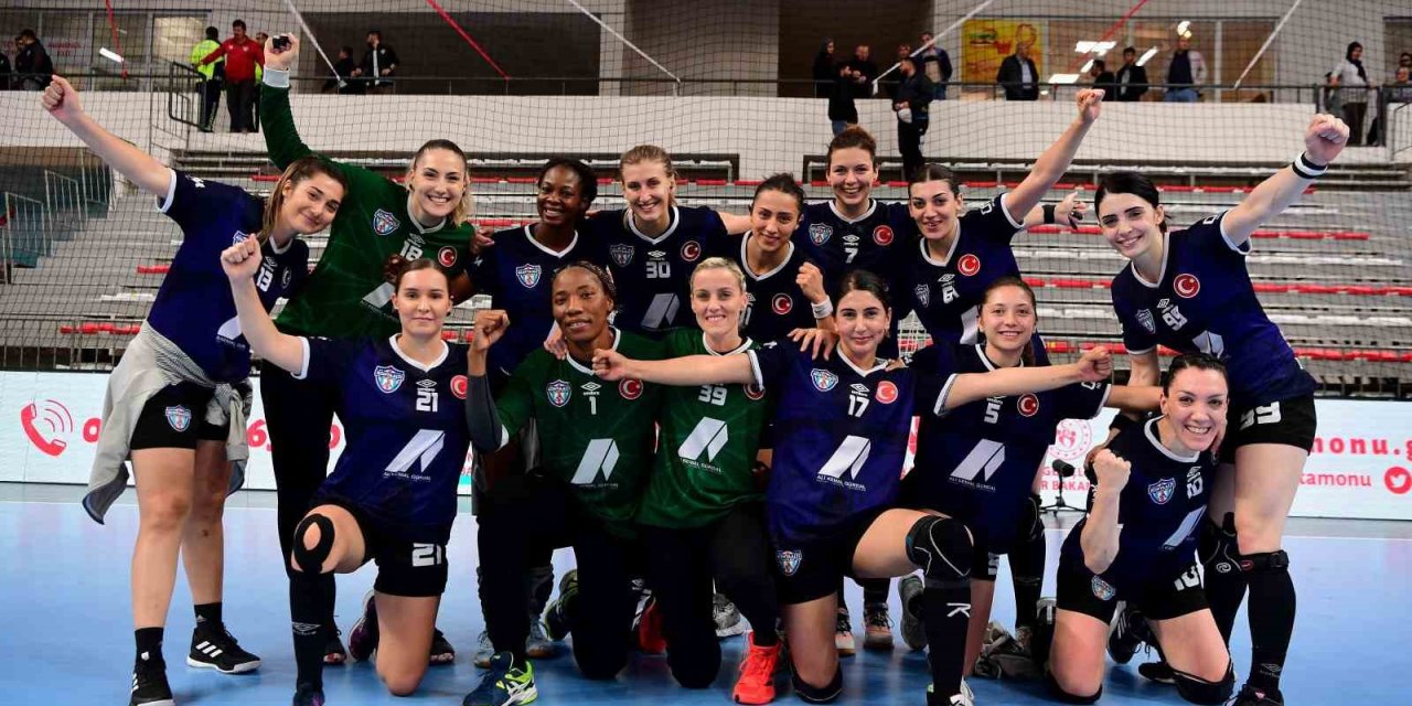 Mavi Kelebeklerden Lig Şampiyonluğu Yolunda Önemli Adım