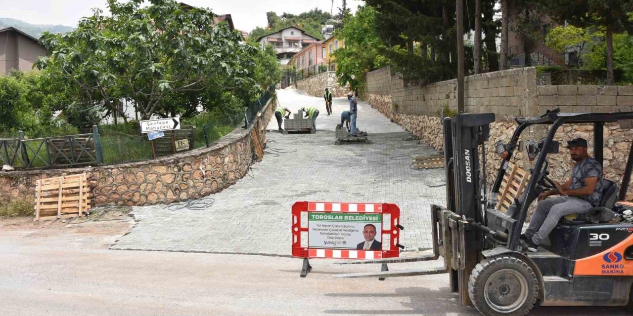 Toroslar’ın Mahallelerinde Alt Yapı Çalışmaları Sürüyor