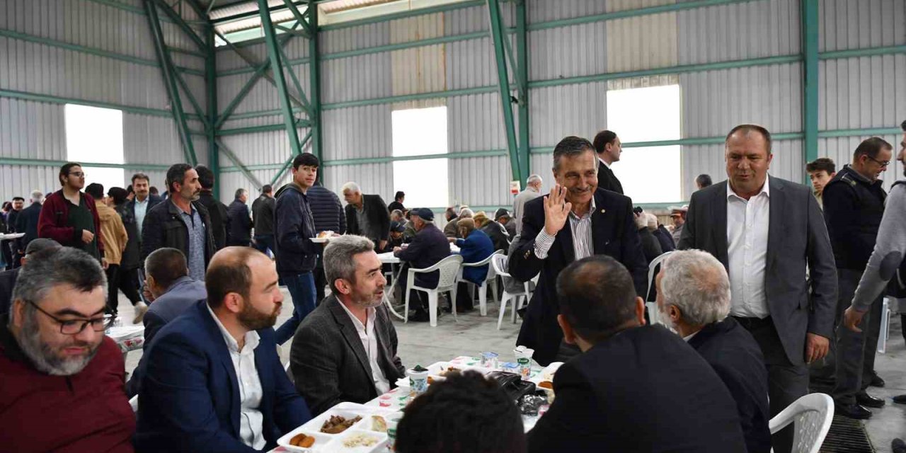 Başkan Ataç Yağmur Dualarında Vatandaşla Buluştu