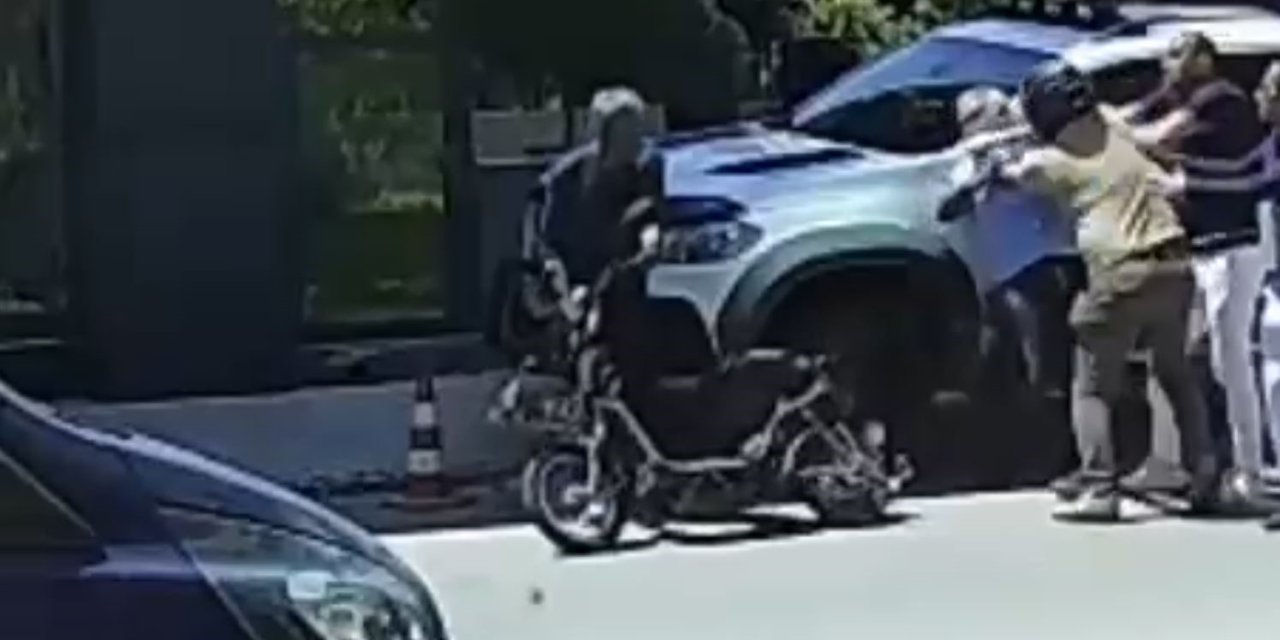 Hırsızdan “yok Artık” Dedirten Davranış: Trafikte Kavga Eden Adamın Motosikletini Çaldı