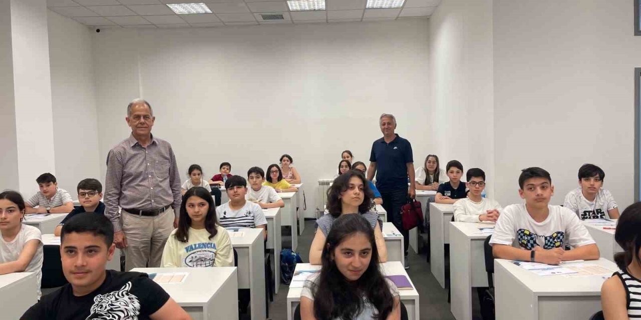 Antalya Matematik Olimpiyatı 4 Dilde Azerbaycan’da Gerçekleştirildi