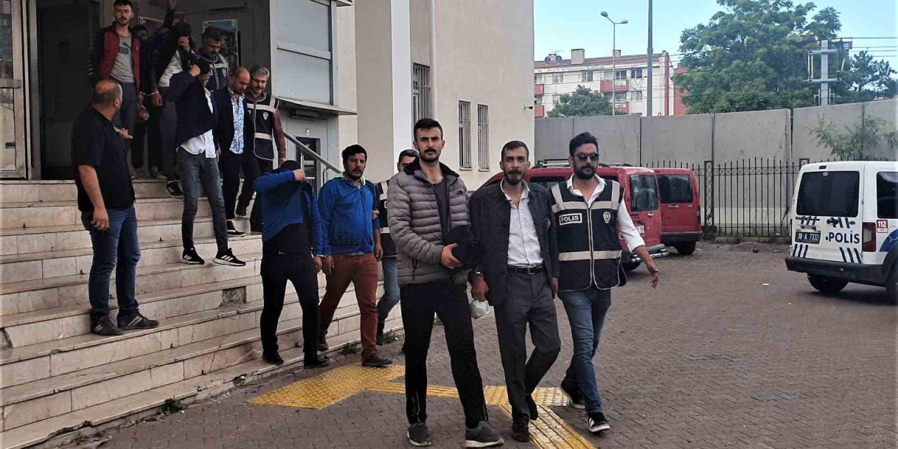 Kayseri Polisi Aranan Şahıslara Göz Açtırmıyor: 33 Gözaltı
