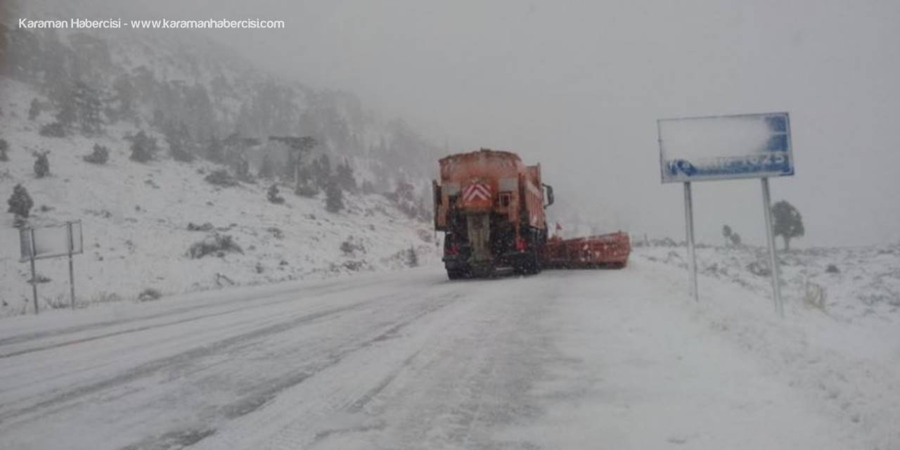Antalya-Konya Karayolunda Kar Kalınlığı 25 Santimetreye Ulaştı