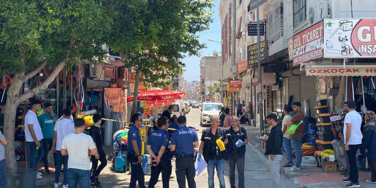 Adliye Karşısında Silahlı Kavga: 1 Yaralı