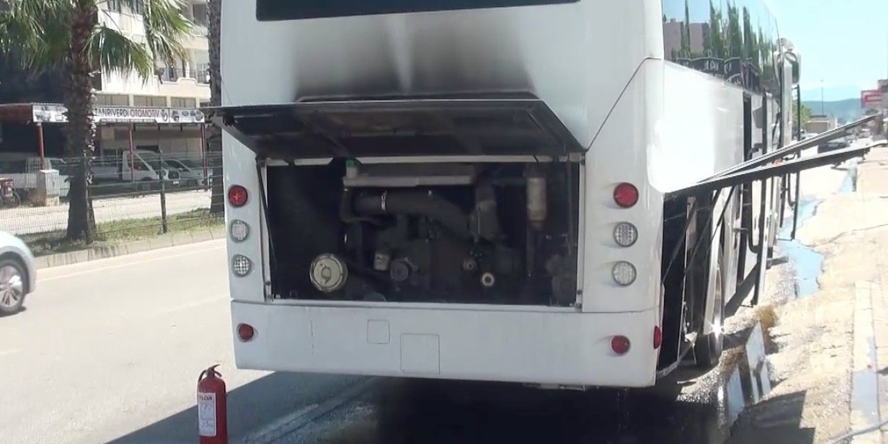 Tur Otobüsünde Korkutan Yangın