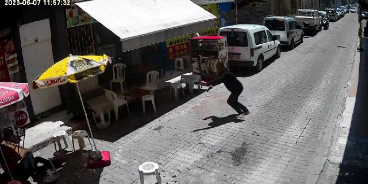 Adliye Karşısındaki Silahlı Kavga Kameralara Yansıdı