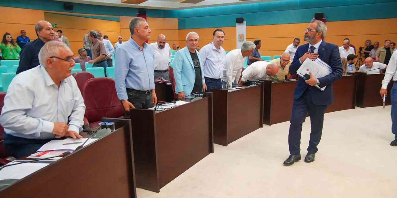 Başkan Bozdoğan Kılıçları Çekti