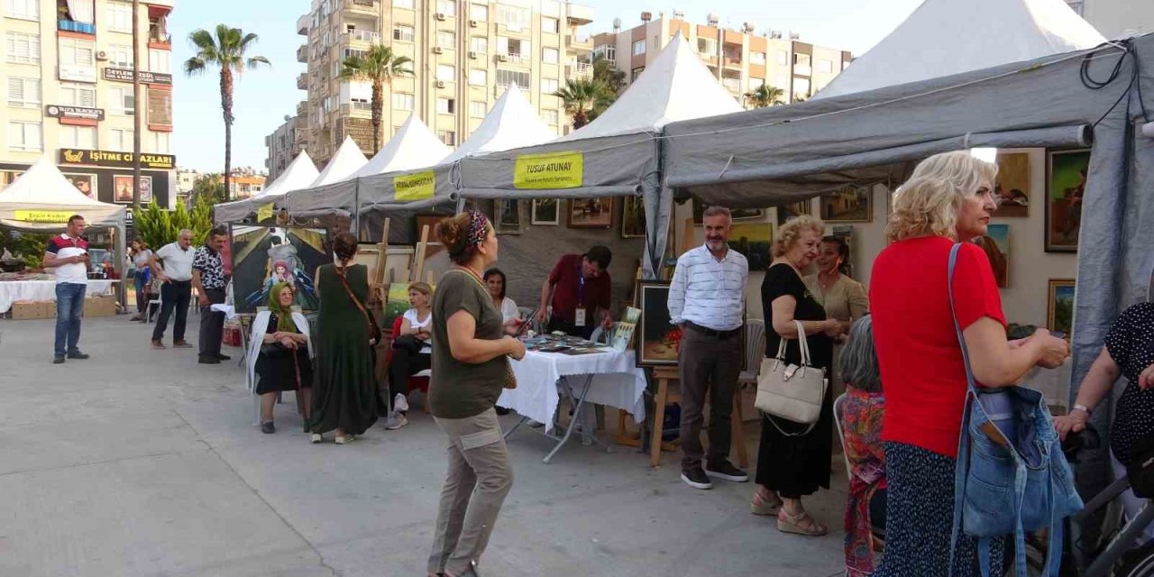 Hatay’da İş Yerleri Yıkılan Esnaf, Mersin’de Açılan Stantlarla Ayakta Kalıyor