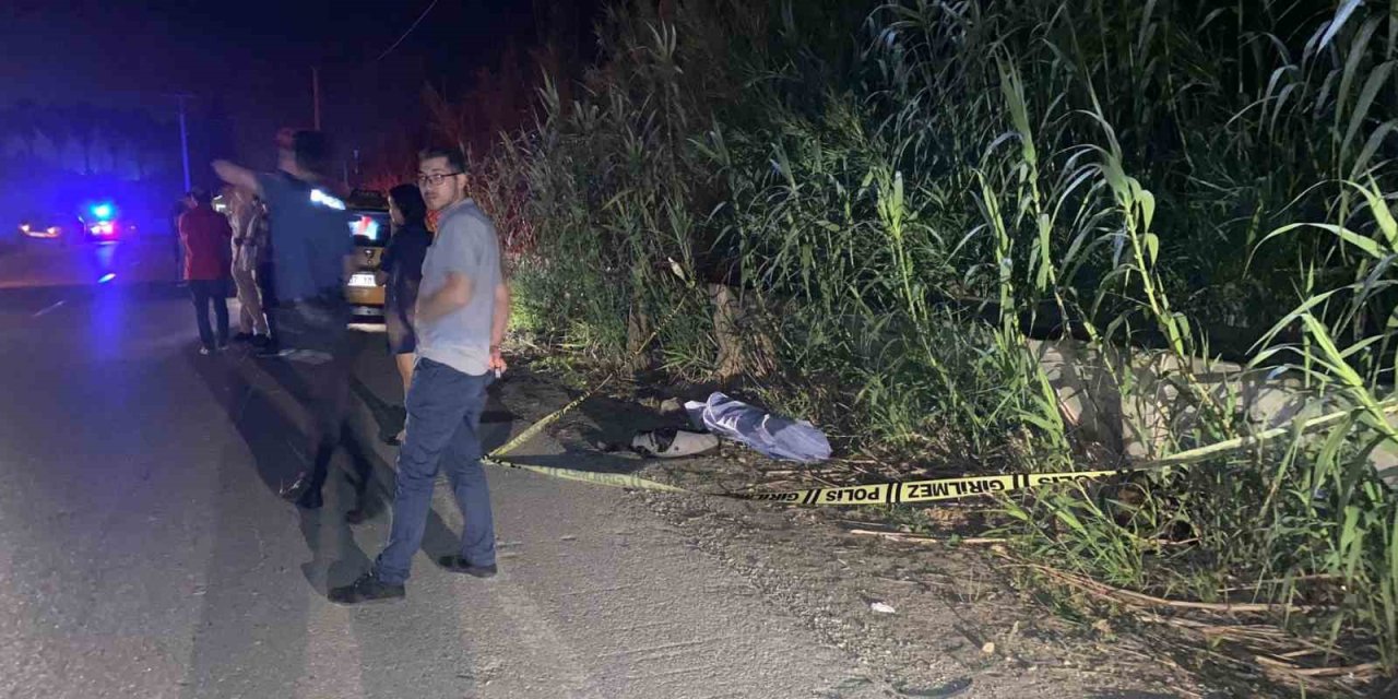 Seyir Halindeki Taksiden Atlayan Alkollü Turist Midübüsün Altında Kaldı