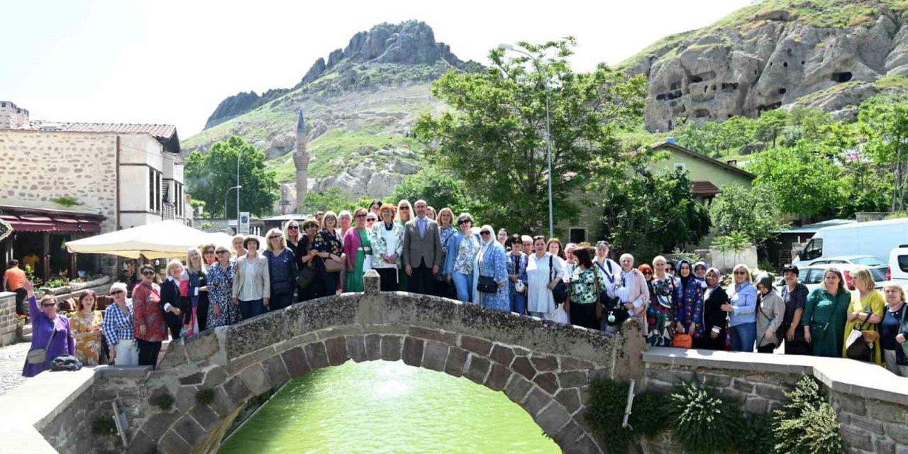 Başkan Pekyatırmacı Bosna Hersekli Kursiyerleri Sille’de Ağırladı