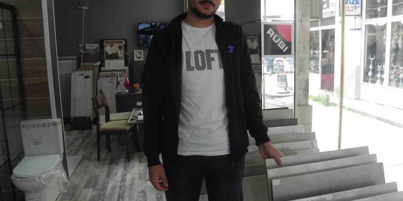 Yeni Ev Almak Yerine Oturdukları Evi Yeniletiyorlar