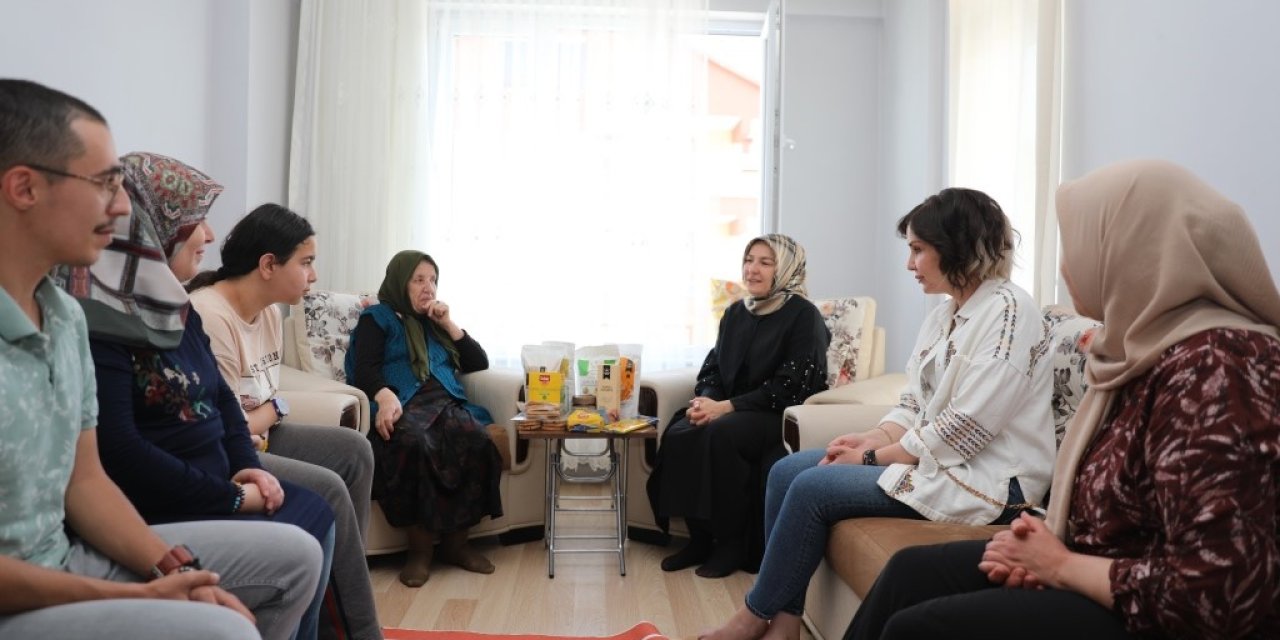 Fatma Çolakbayrakdar, Çölyaklı Aileleri Ziyaret Etti