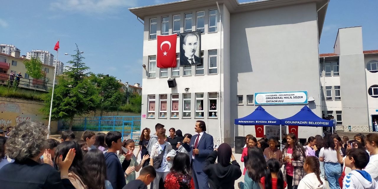 Deprem Bölgesindeki Okula Destek Toplamak İçin Panayır Düzenlendi