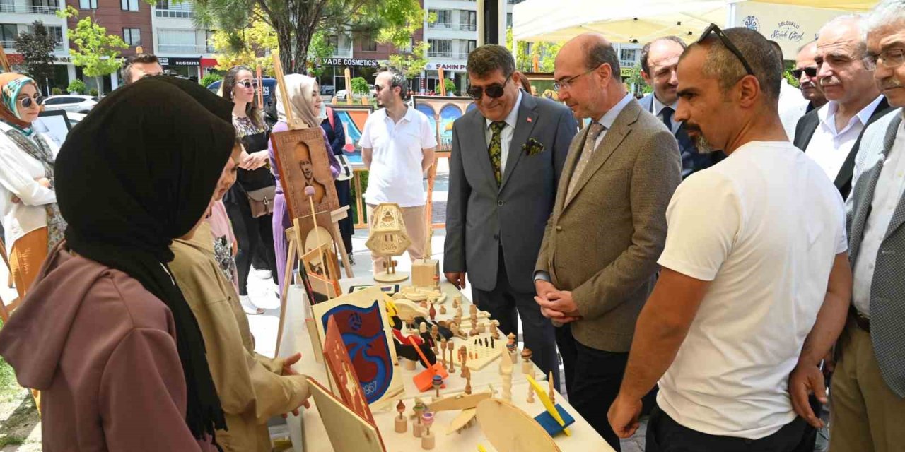 Sanat Tasarım Atölyesi Yıl Sonu Sergisi İle Dönemi Kapattı