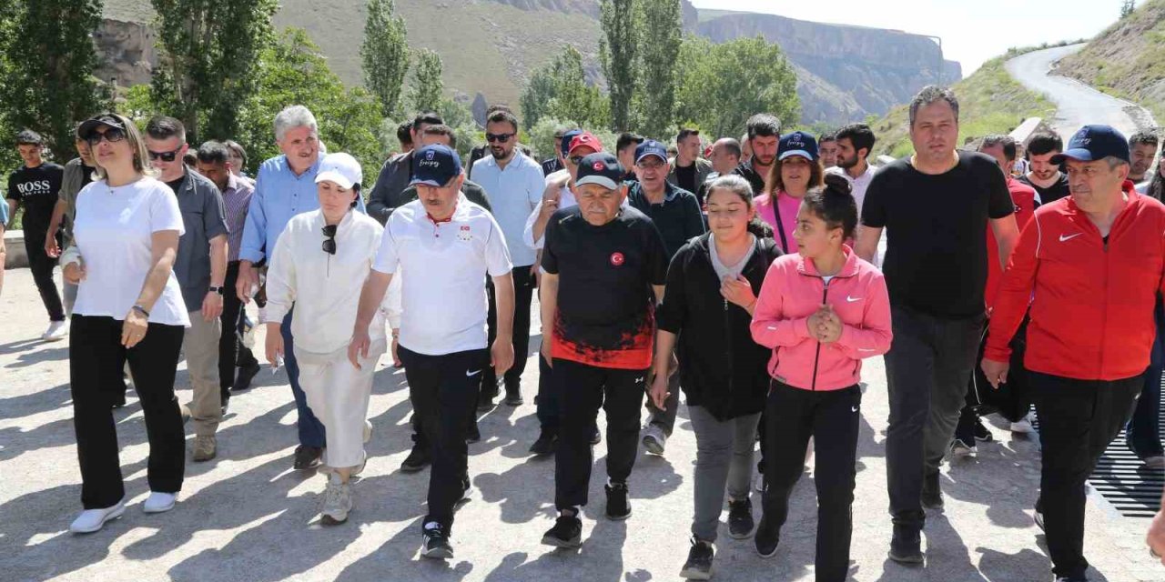 Vali Çiçek Ve Başkan Büyükkılıç’tan Soğanlı’da İnceleme