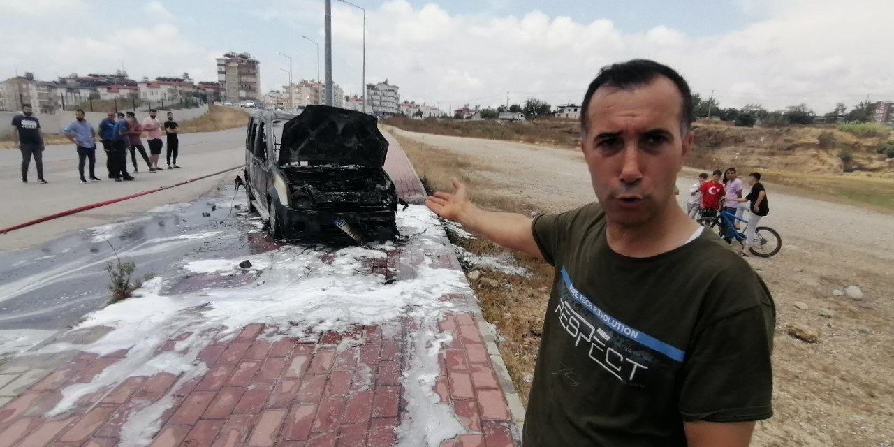 Yanan Aracın Sürücüsü Canını Zor Kurtardı