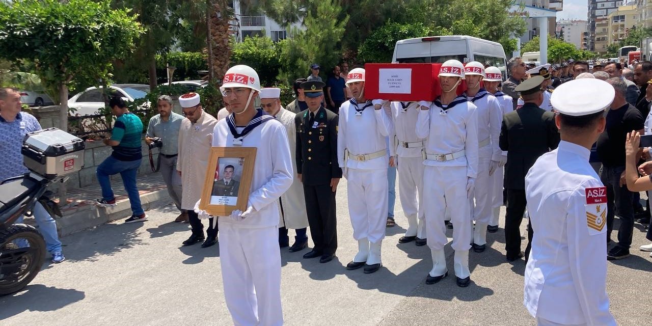 Mersinli Şehidi Binlerce Kişi Uğurladı