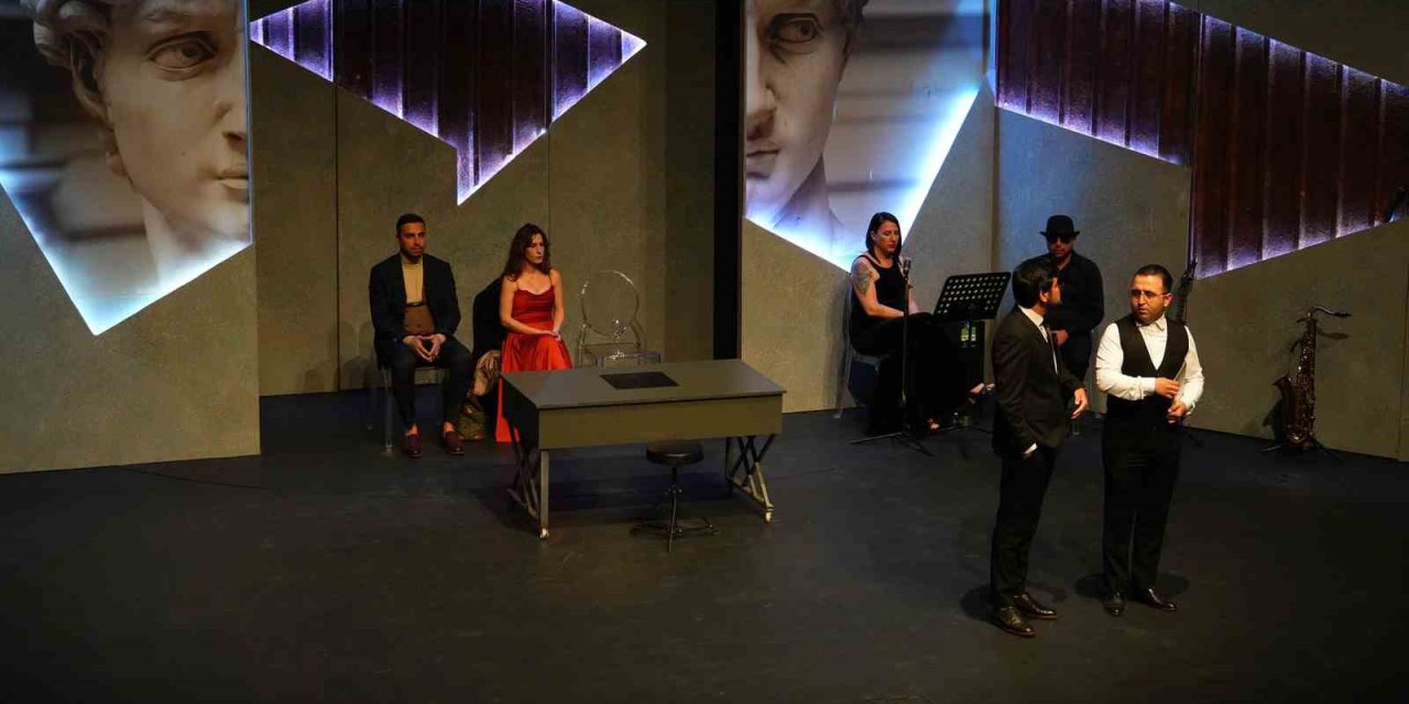 Tarsus Şehir Tiyatrosu ’çirkin’ Oyununu Denizli’de Sahneledi