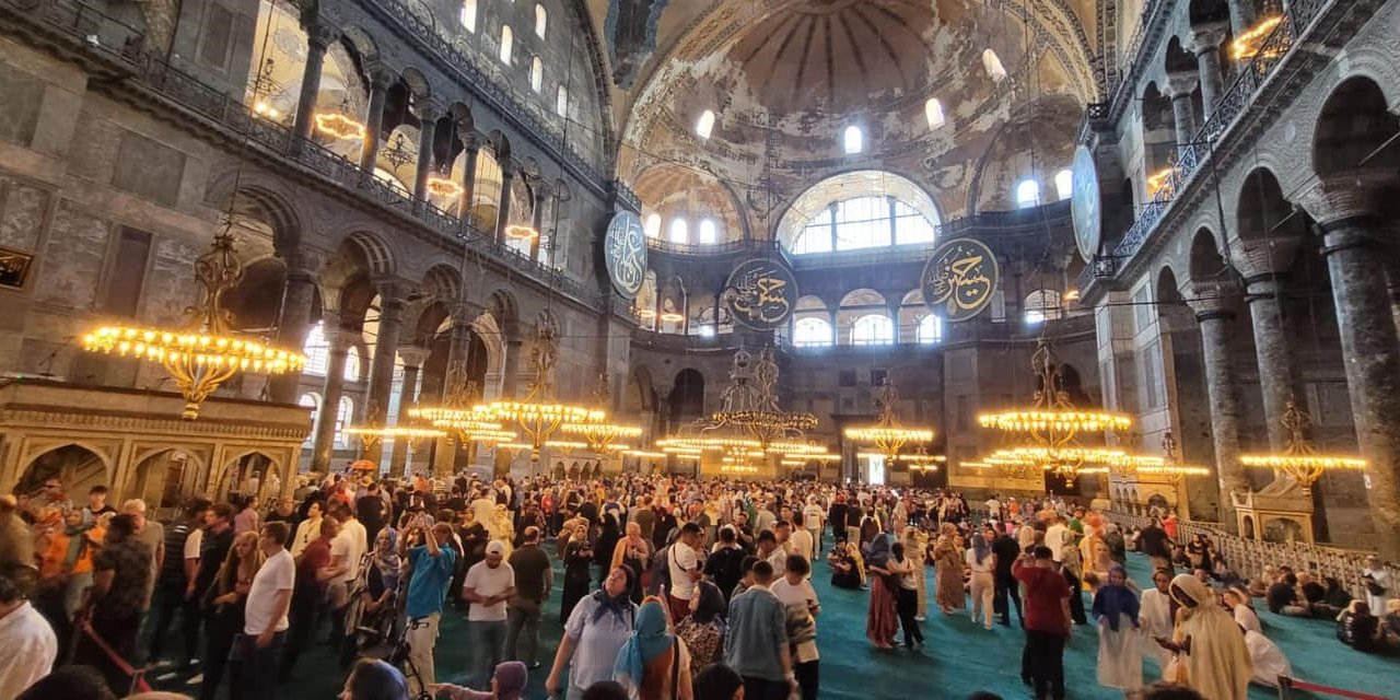 Karapınar’da Öğrencilere İstanbul Gezisi Düzenlendi