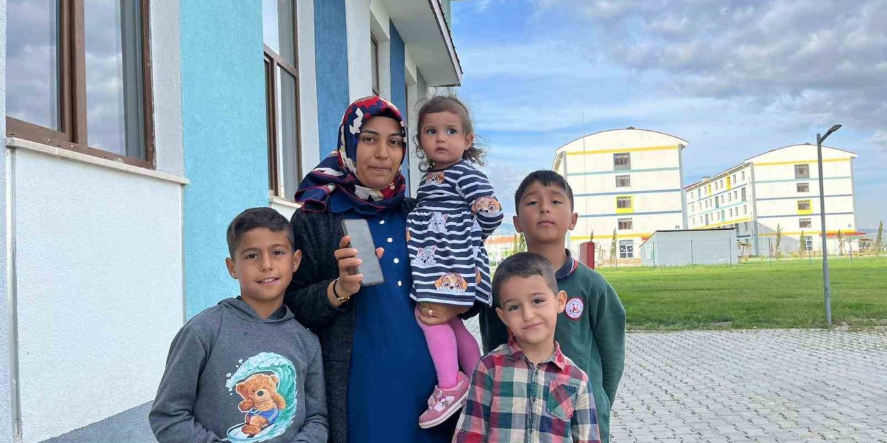 Talihsizlik Silsilesi Depremzede Ailenin Yakasını Bırakmıyor