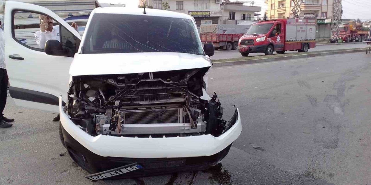 Tarsus’ta 3 Ayrı Kazada 12 Kişi Yaralandı