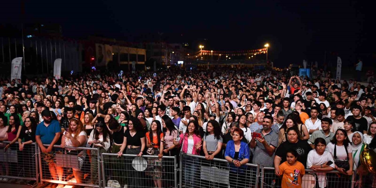 Mersin Büyükşehirden Yks Öncesi Motivasyon Konseri
