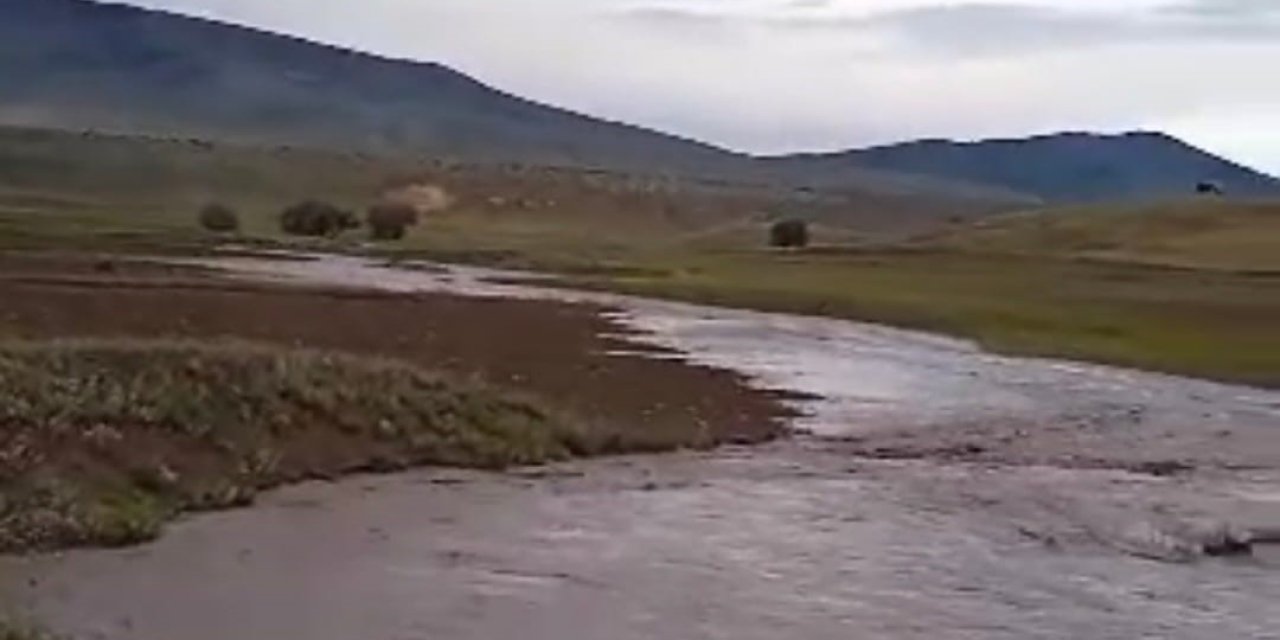 Kayseri’de Sağanak Sele Döndü, Mahalleleri Su Bastı