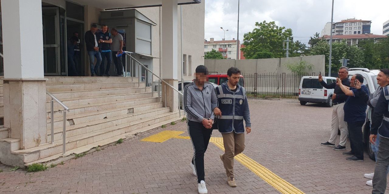 Aranan Şahıslara 40 Ekip Ve 106 Personelle Eş Zamanlı Operasyon