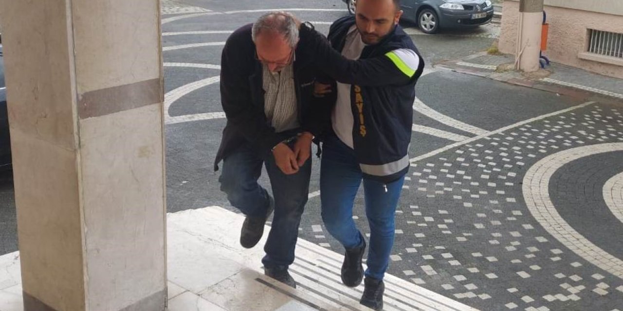 Kendisini Bıçaklayan Oğlunu Tüfekle Vurup Yaraladı
