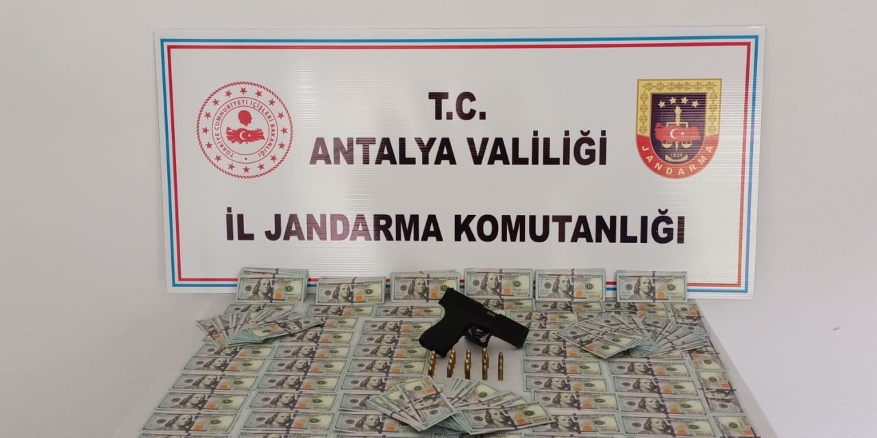 Antalya’da 85 Bin Sahte Dolar Ele Geçirildi