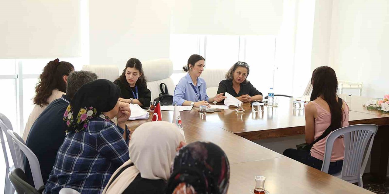 ‘kariyer Ofisi’ İstihdama Katkı Sağlıyor