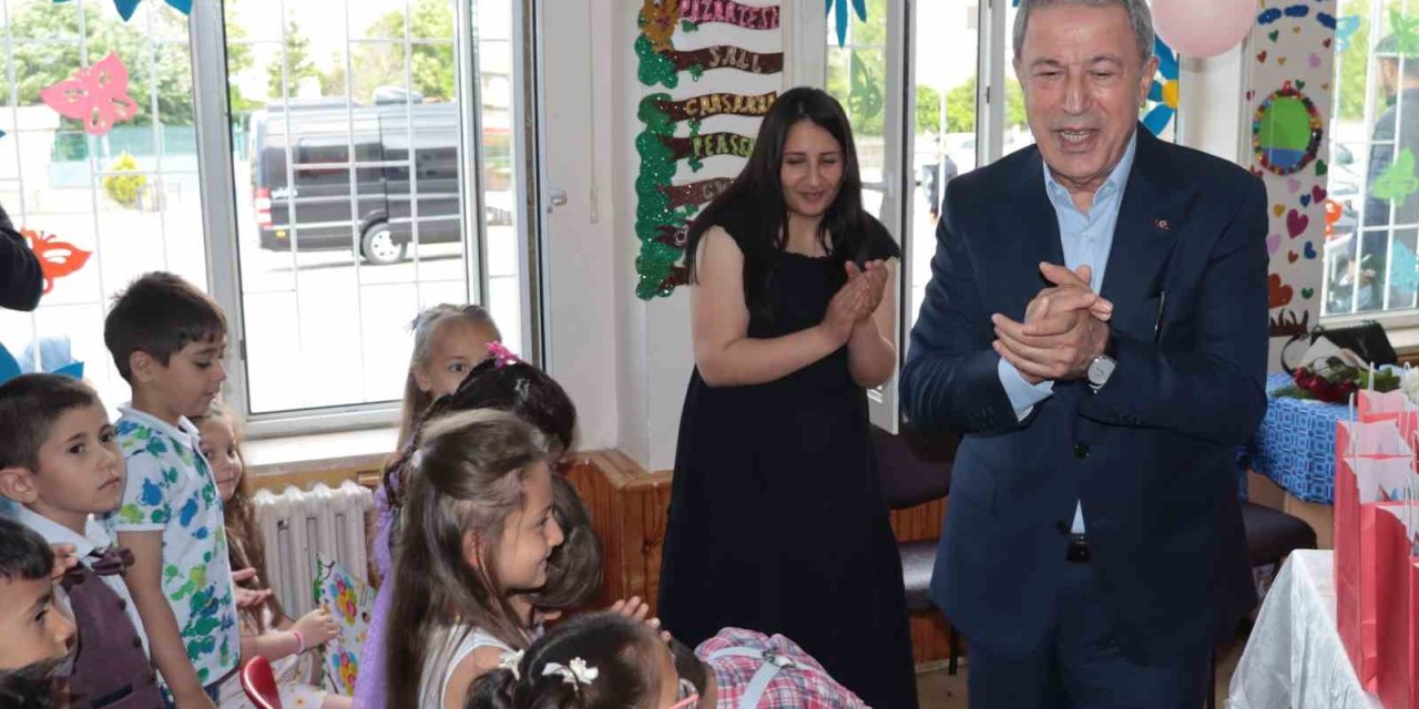 Hulusi Akar’dan Öğrencilere: “okuyacaksınız Ve Ülkemize, Memleketimize Yararlı İnsanlar Olacaksınız”