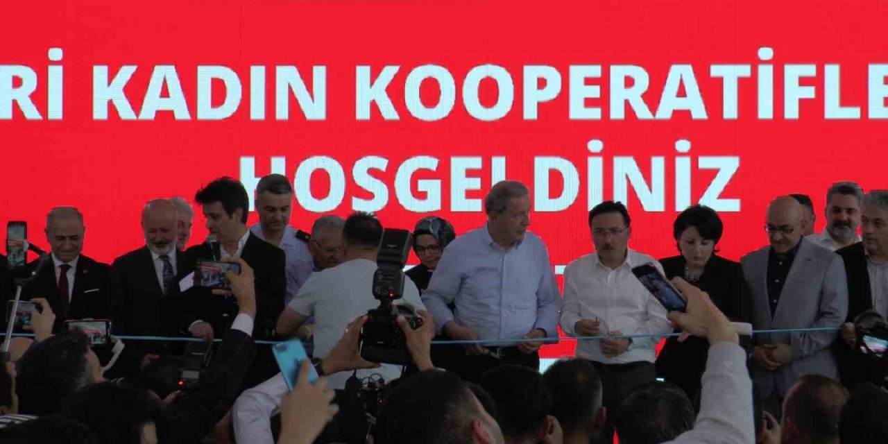 Kadınların El Emeği Göz Nuru Ürünleri Görücüye Çıktı