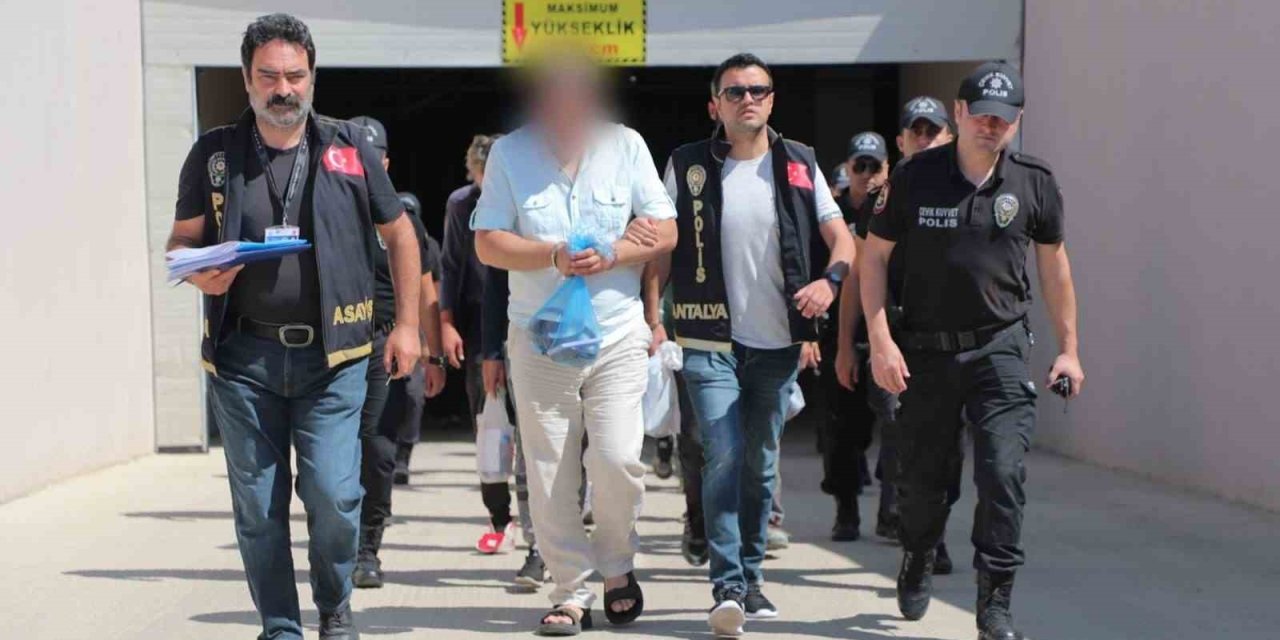 Polisten 50 Ekiple Eş Zamanlı Operasyon: 112 Firari Yakalandı
