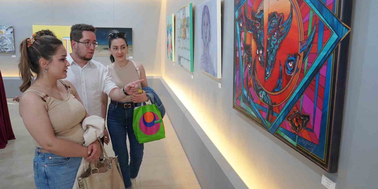 Sanatçılar Eserlerini Eskişehir’e Armağan Etti