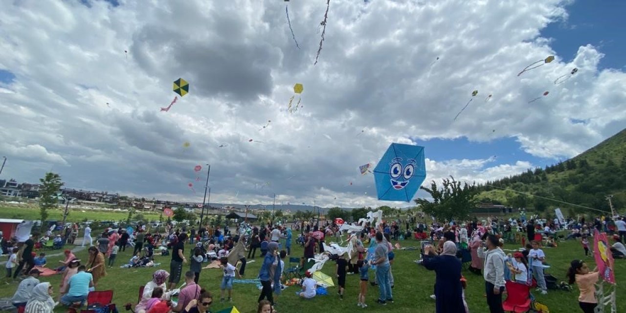 Babalar Günü’nde Anlamlı Şenlik