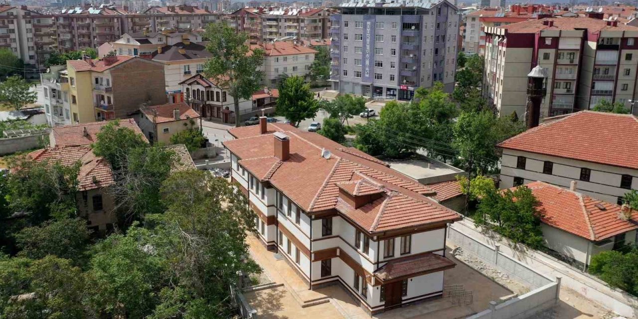 Konya Karatay Belediyesi’nden İlçeye 2 Yeni Kurs Merkezi